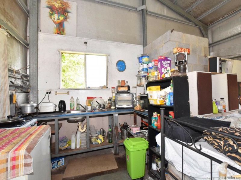 11 Taylor Street, Tully Heads QLD 4854