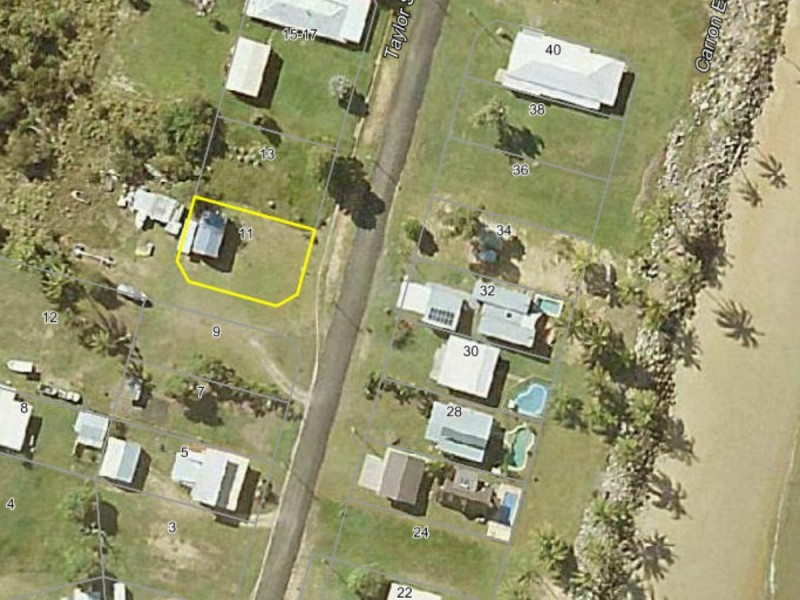 11 Taylor Street, Tully Heads QLD 4854