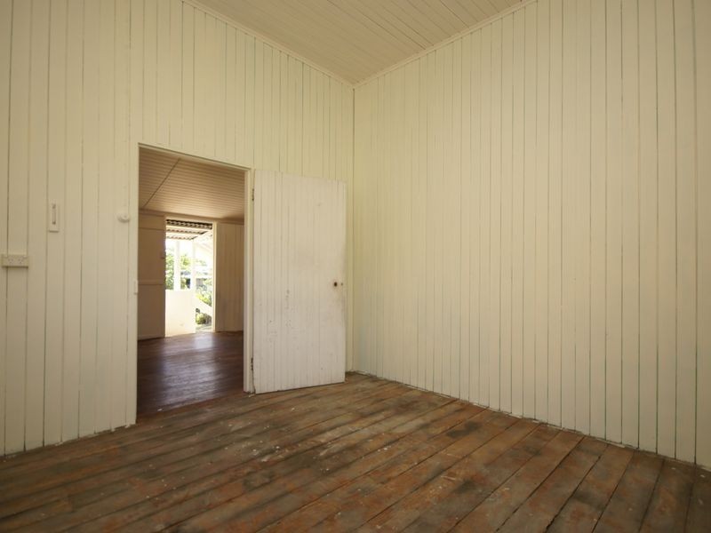 16 Webb Street, Tully QLD 4854