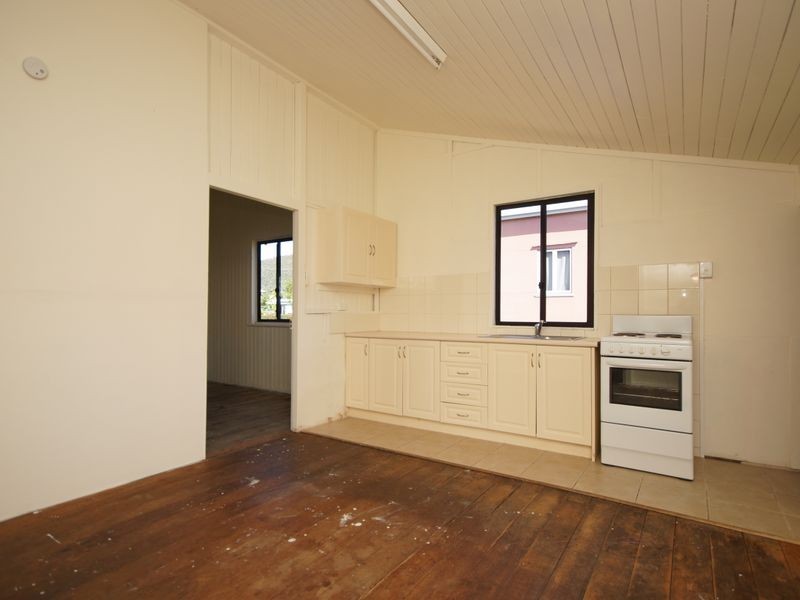 16 Webb Street, Tully QLD 4854