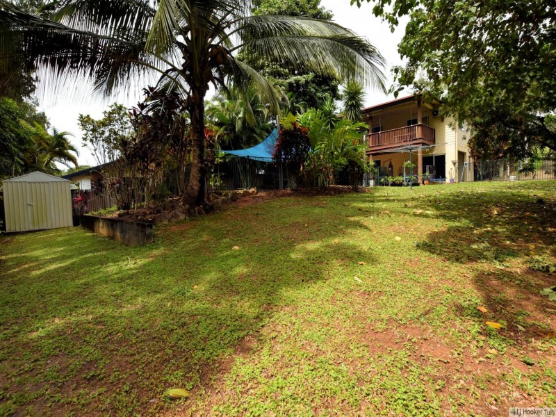 2 Dunkalli Crescent, Wongaling Beach QLD 4852