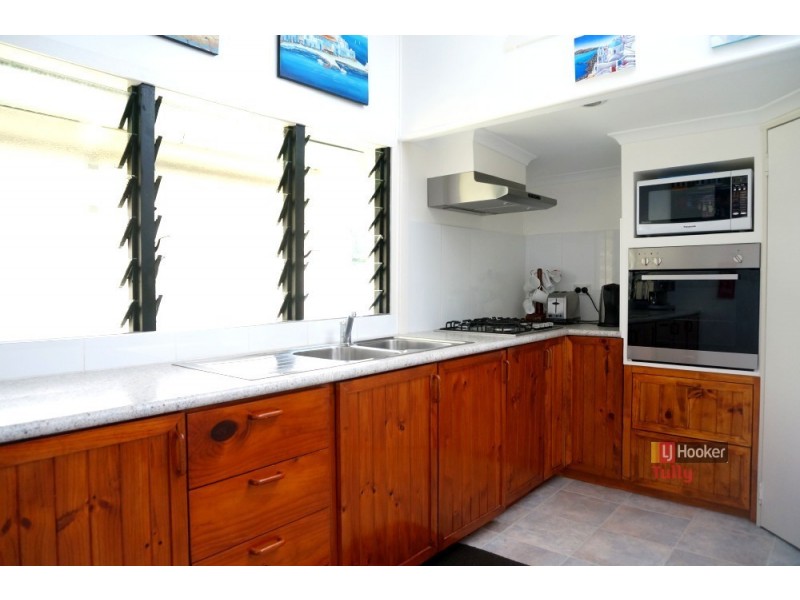 6 Mars Street, Tully QLD 4854