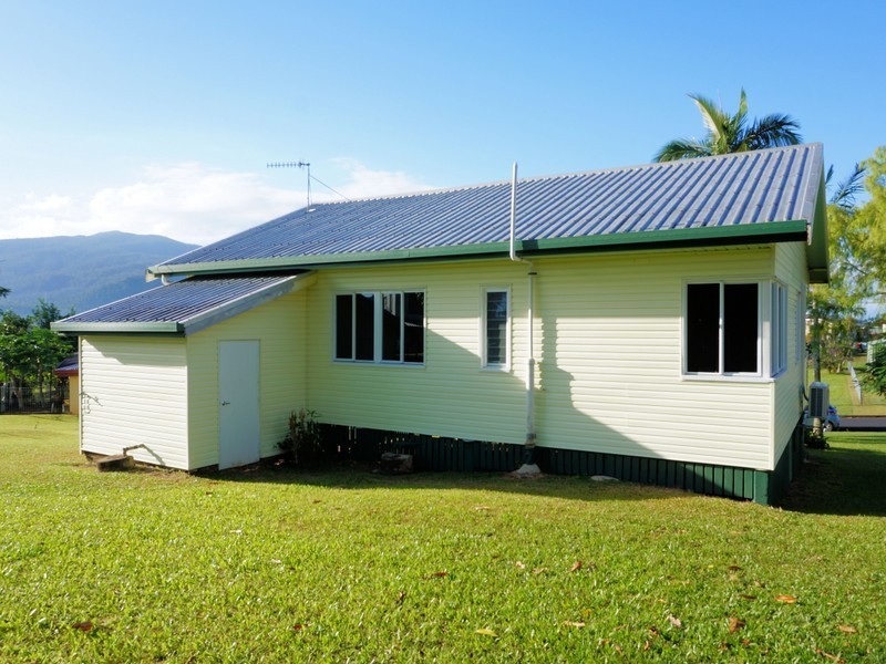 6 Edward Street, Tully QLD 4854