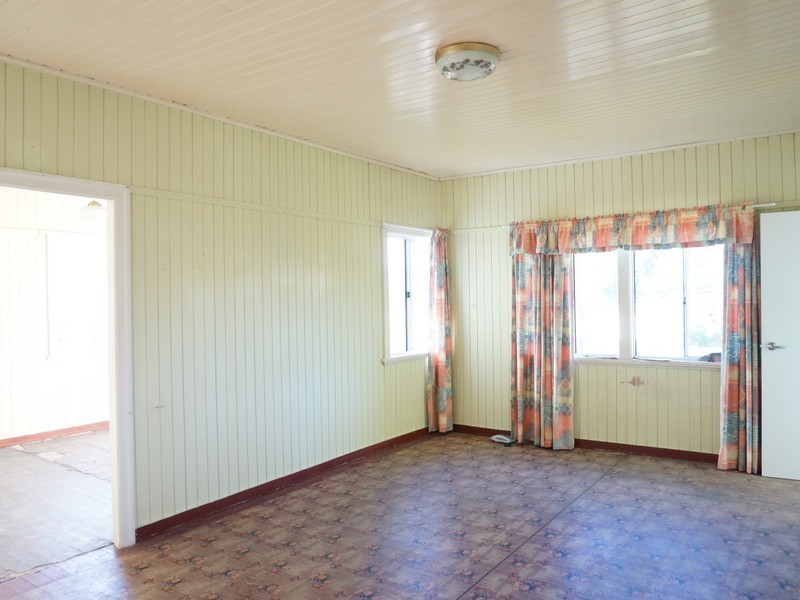 6 Edward Street, Tully QLD 4854