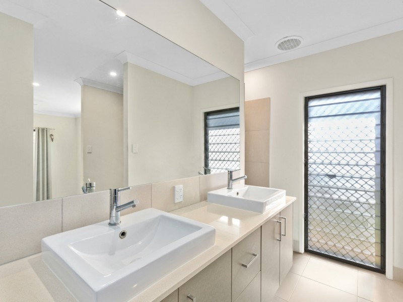 7 Iluka Close, Mission Beach QLD 4852