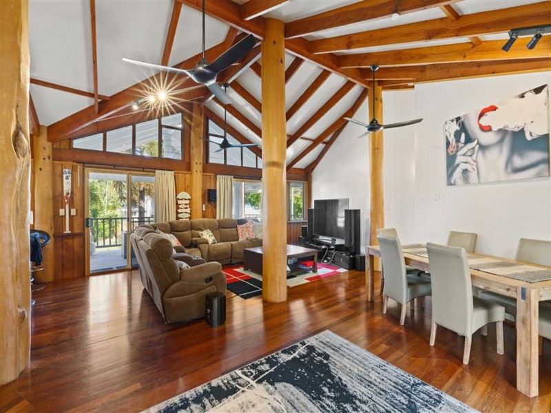 24 Wall Street, South Mission Beach QLD 4852