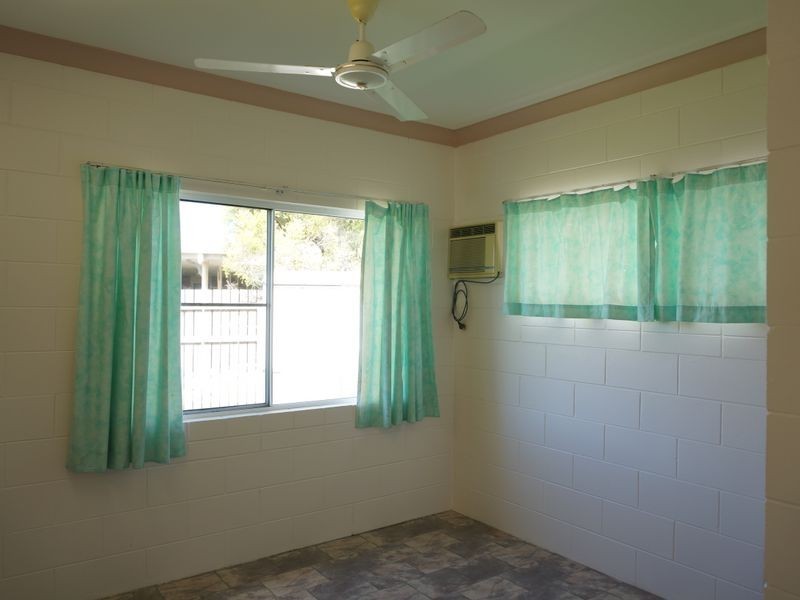 2 Pease Street, Tully QLD 4854