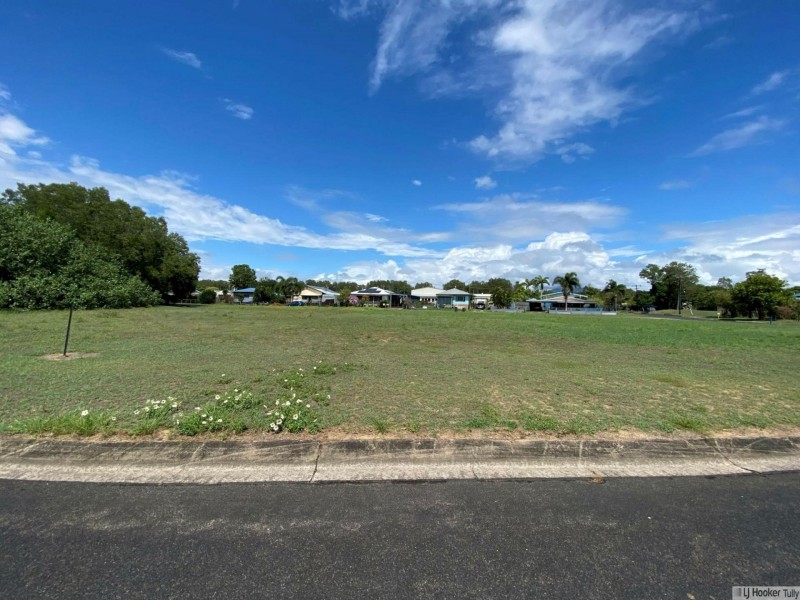 13 Muir Street, Tully Heads QLD 4854