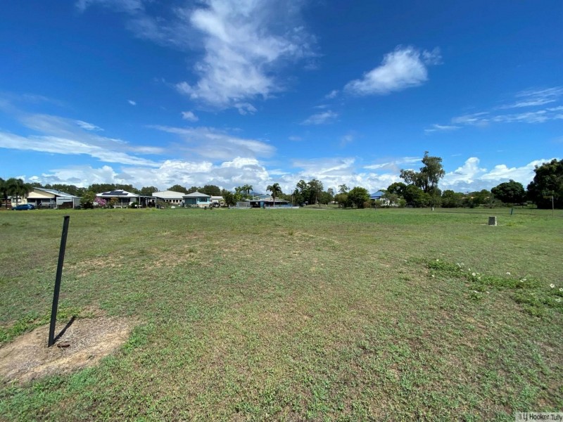13 Muir Street, Tully Heads QLD 4854