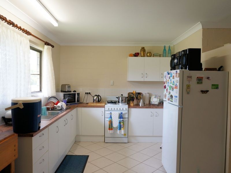 8 Melaleuca Drive, Tully Heads QLD 4854