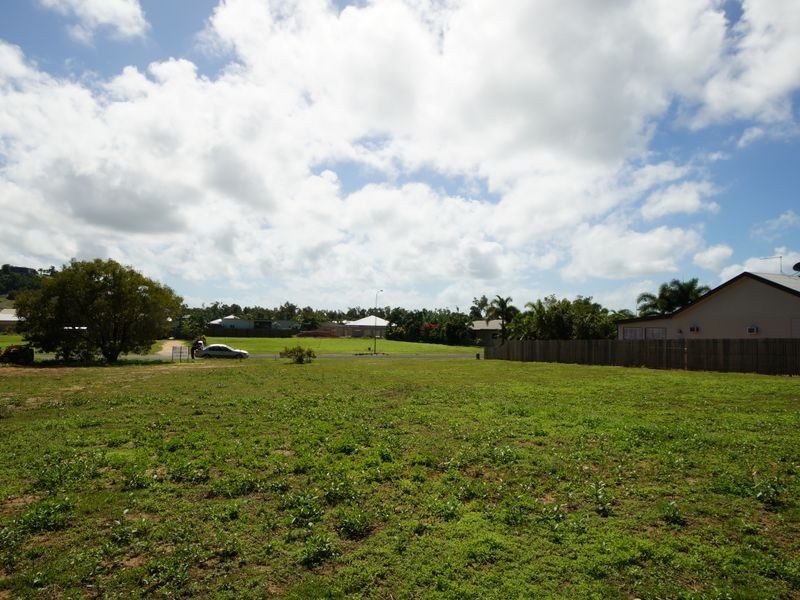 11 Voyager Street, Bingil Bay QLD 4852
