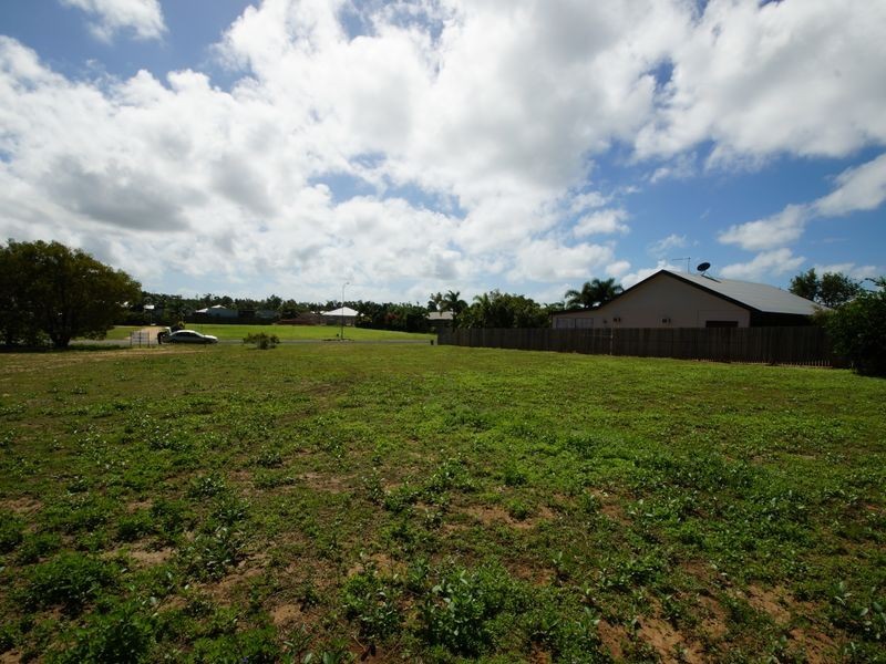 11 Voyager Street, Bingil Bay QLD 4852