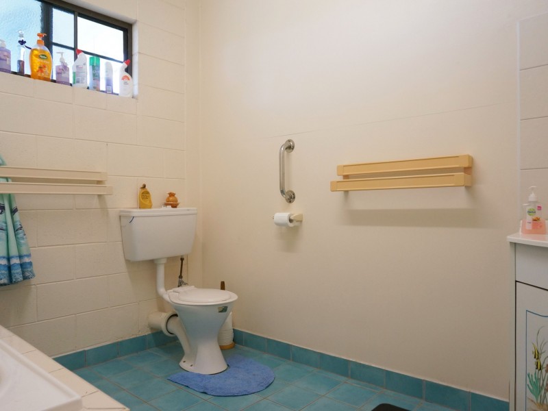 560 Rockingham Road, Euramo QLD 4854