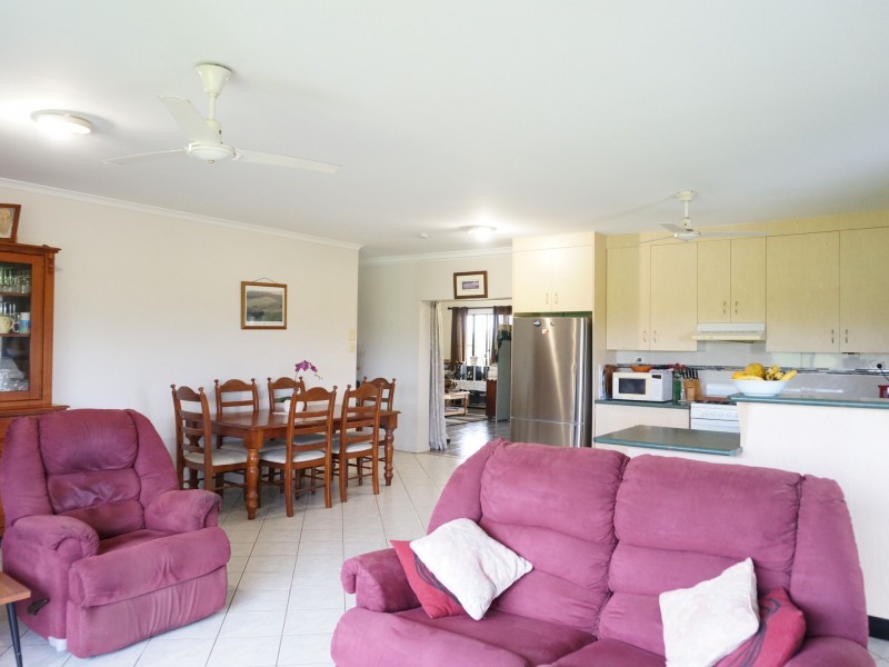 560 Rockingham Road, Euramo QLD 4854