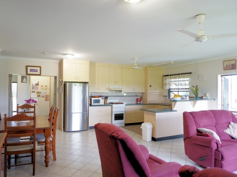560 Rockingham Road, Euramo QLD 4854
