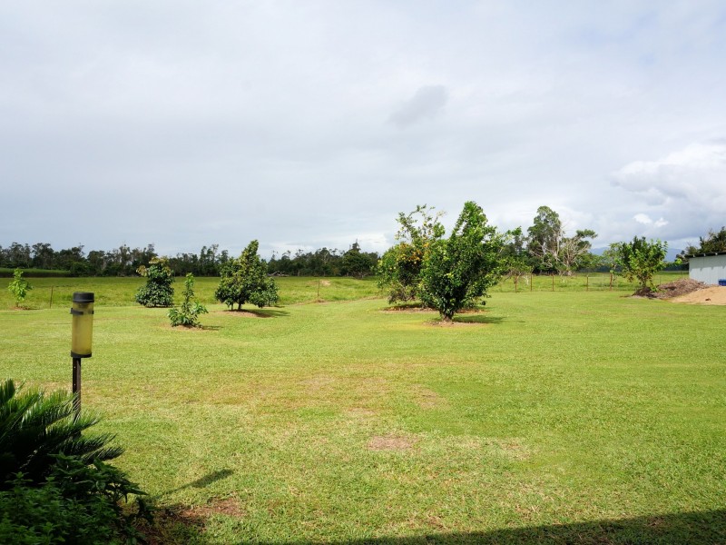 560 Rockingham Road, Euramo QLD 4854