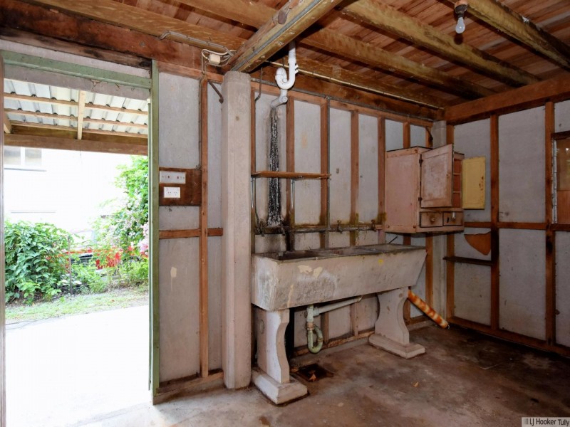 24 Theodore Street, Tully QLD 4854