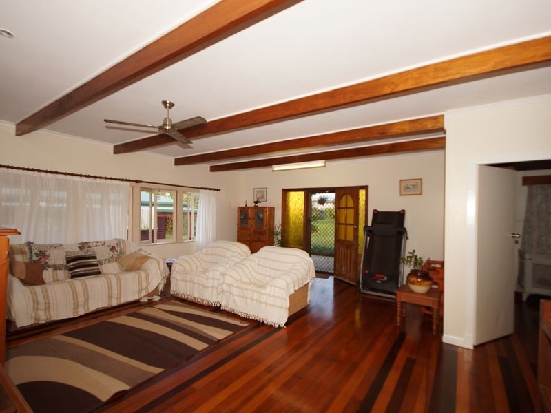 28 Hyatt Street, Tully QLD 4854