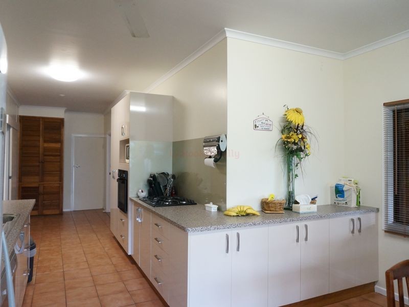 28 Hyatt Street, Tully QLD 4854