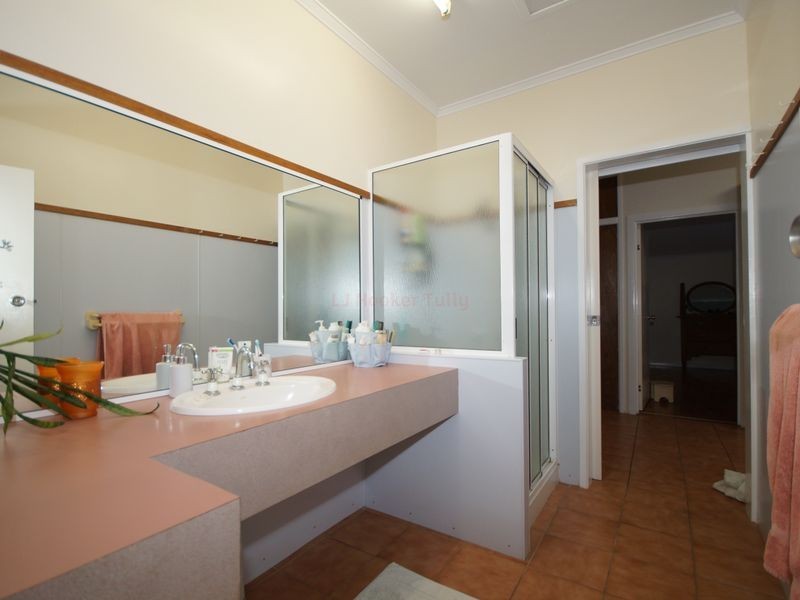 28 Hyatt Street, Tully QLD 4854