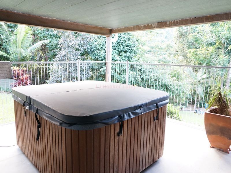 28 Hyatt Street, Tully QLD 4854