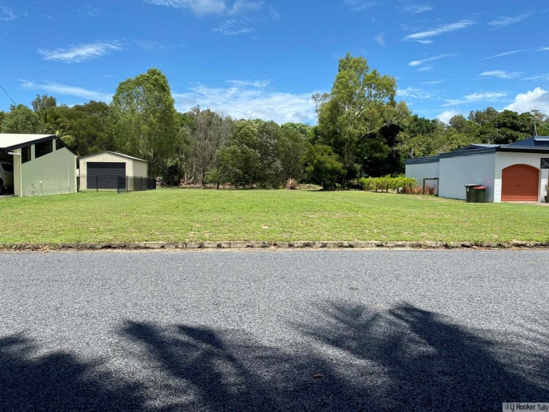 107 Taylor Street, Tully Heads QLD 4854