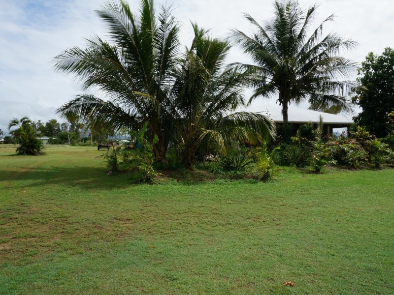 69 Paradise Palm Drive, Tully Heads QLD 4854