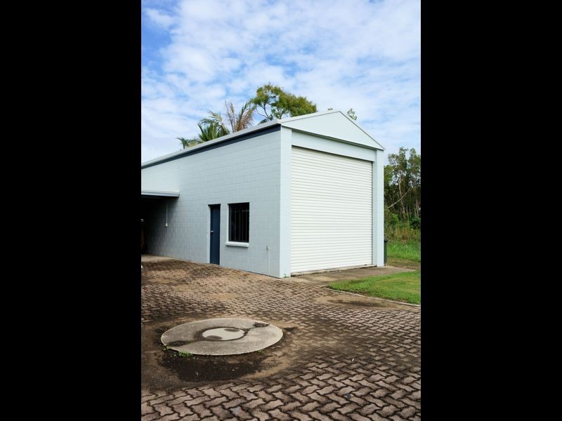 117 Taylor Street, Tully Heads QLD 4854