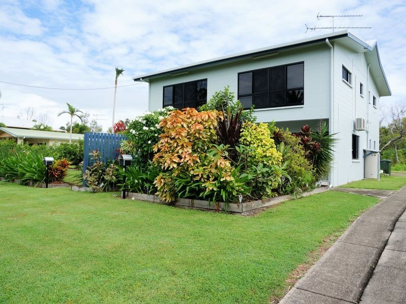 117 Taylor Street, Tully Heads QLD 4854