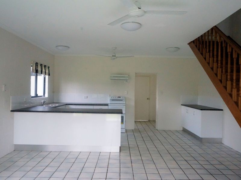 117 Taylor Street, Tully Heads QLD 4854