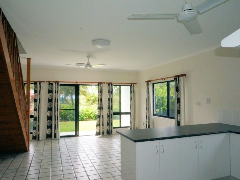 117 Taylor Street, Tully Heads QLD 4854