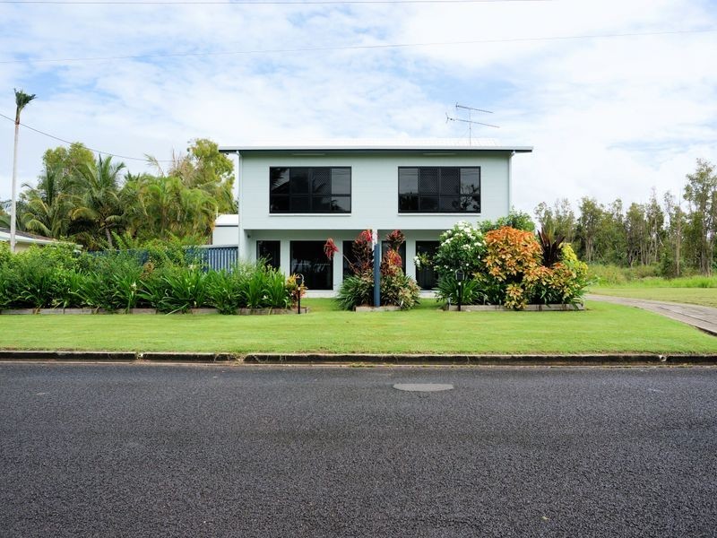 117 Taylor Street, Tully Heads QLD 4854