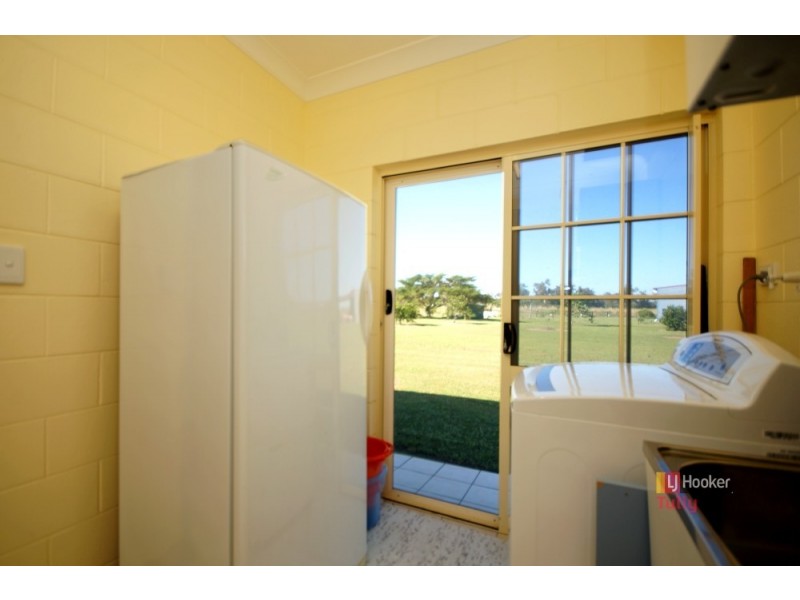 93 Vipiana Drive, Tully Heads QLD 4854