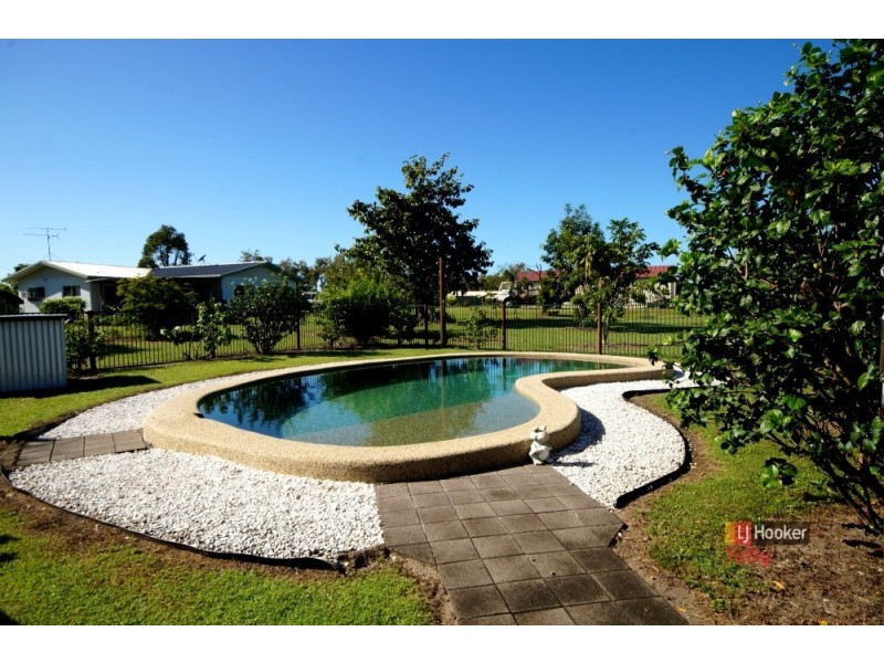 93 Vipiana Drive, Tully Heads QLD 4854