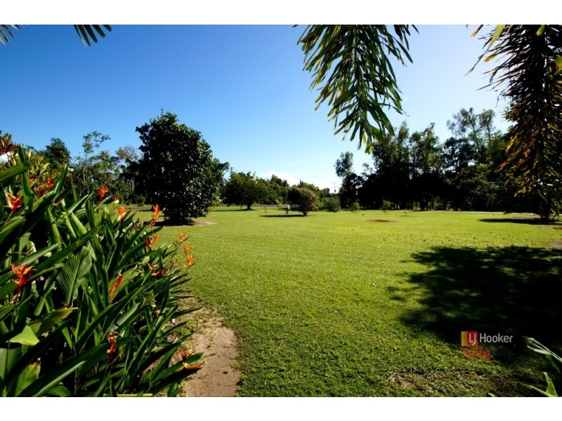 93 Vipiana Drive, Tully Heads QLD 4854
