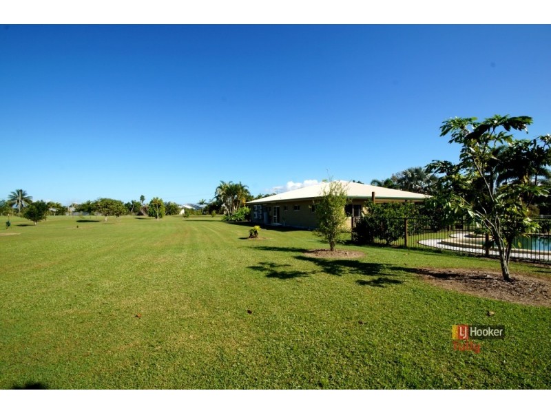93 Vipiana Drive, Tully Heads QLD 4854