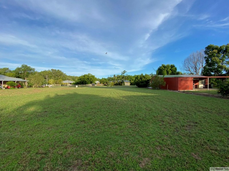 7 Muir Street, Tully Heads QLD 4854