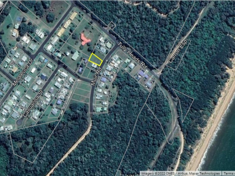 7 Muir Street, Tully Heads QLD 4854