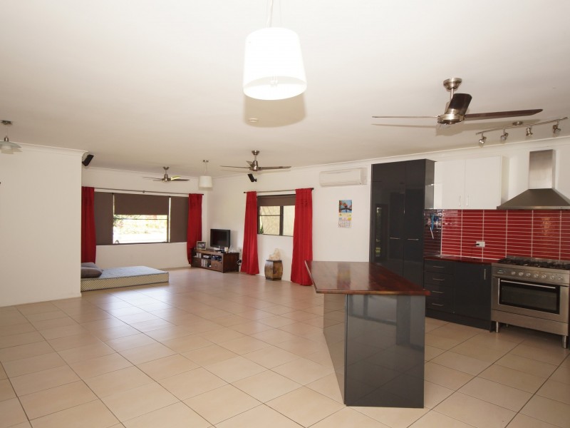 25 Melaleuca Drive, Tully Heads QLD 4854