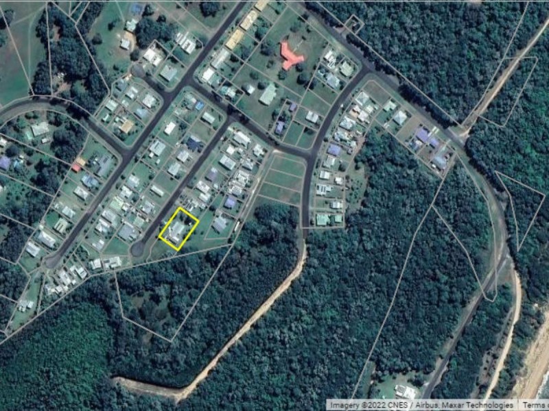 16 Casuarina Street, Tully Heads QLD 4854