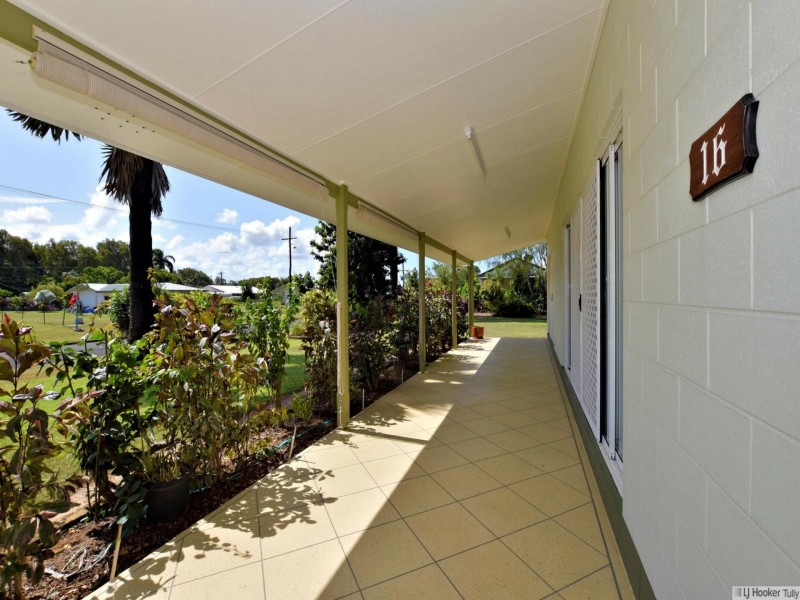 16 Casuarina Street, Tully Heads QLD 4854