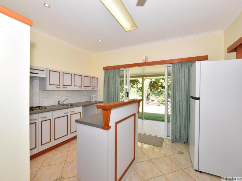 16 Casuarina Street, Tully Heads QLD 4854