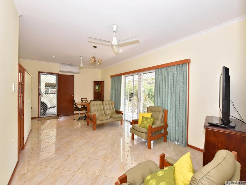 16 Casuarina Street, Tully Heads QLD 4854
