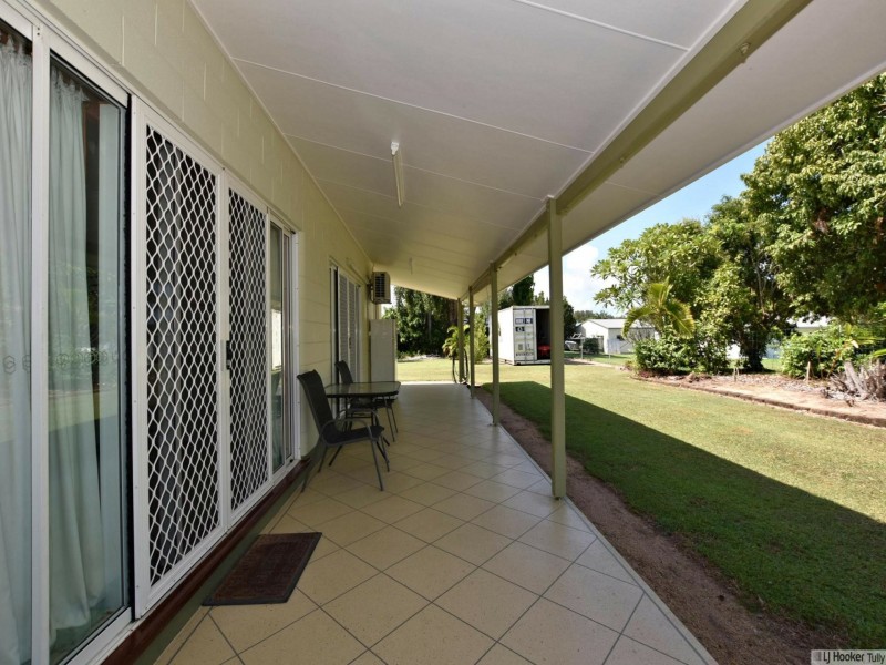16 Casuarina Street, Tully Heads QLD 4854
