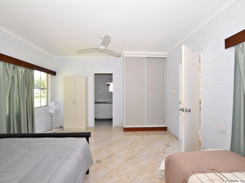 16 Casuarina Street, Tully Heads QLD 4854