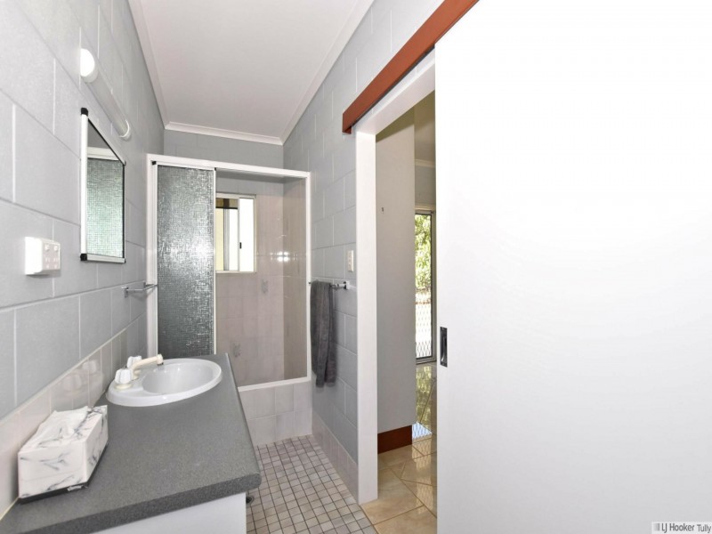 16 Casuarina Street, Tully Heads QLD 4854