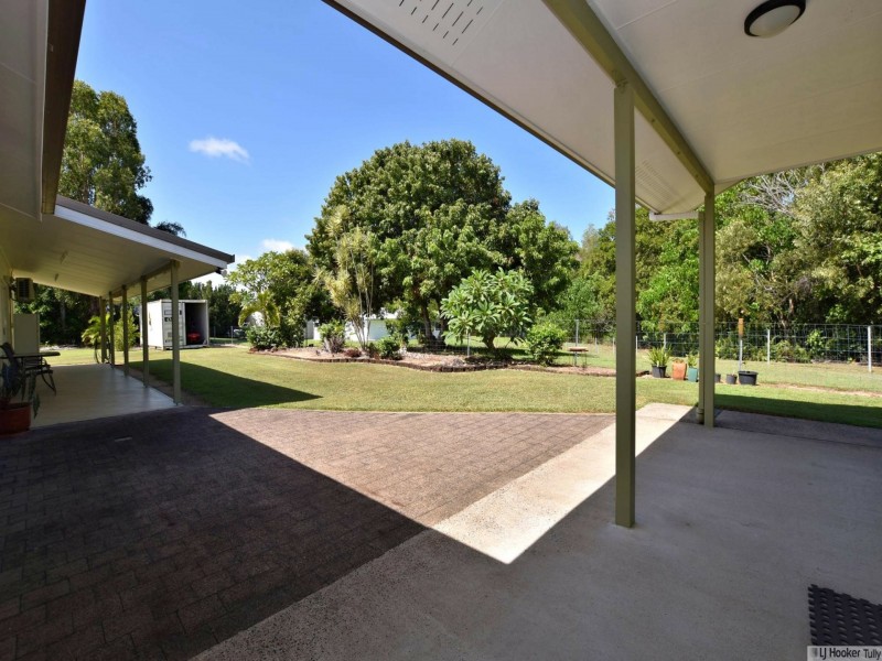 16 Casuarina Street, Tully Heads QLD 4854