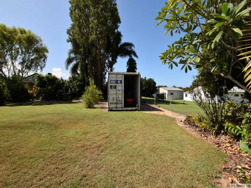 16 Casuarina Street, Tully Heads QLD 4854