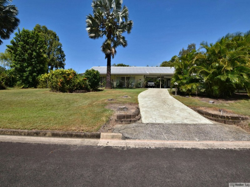 16 Casuarina Street, Tully Heads QLD 4854