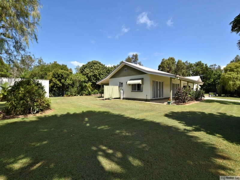 16 Casuarina Street, Tully Heads QLD 4854